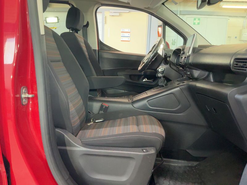 Opel Combo Life 1.2 Turbo INNOVATION — zdjęcie 11