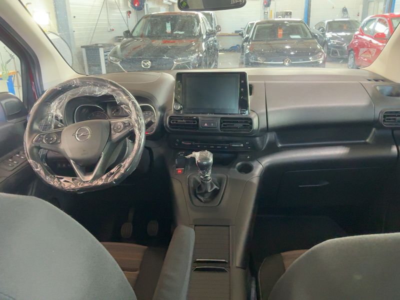 Opel Combo Life 1.2 Turbo INNOVATION — zdjęcie 12