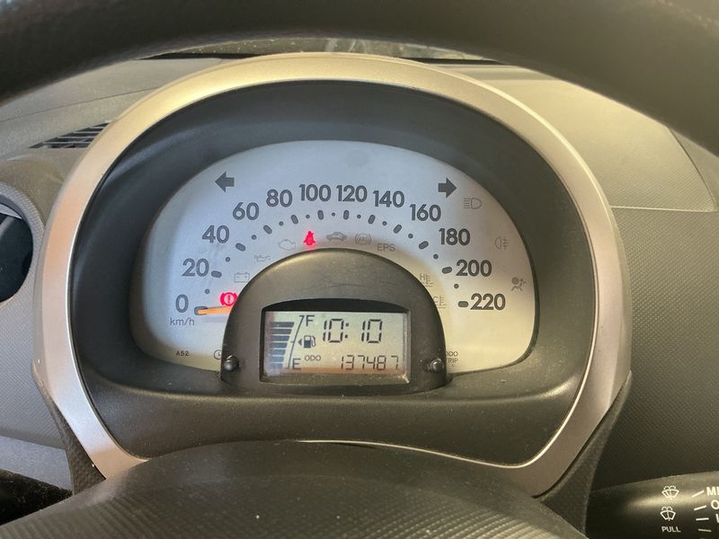 Daihatsu Sirion 1.0 — zdjęcie 4