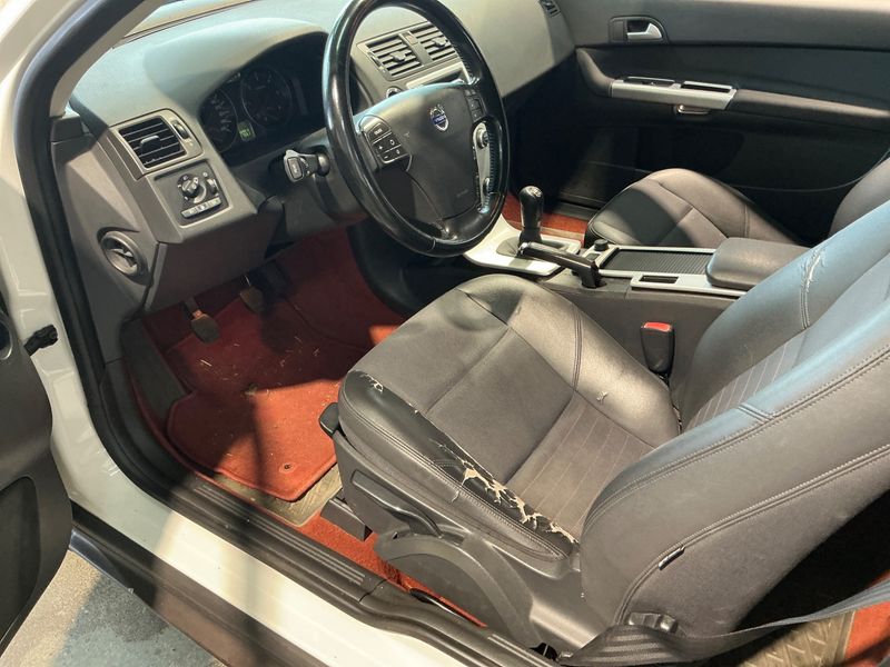 Volvo C30 1.6 DRIVe Momentum — zdjęcie 3