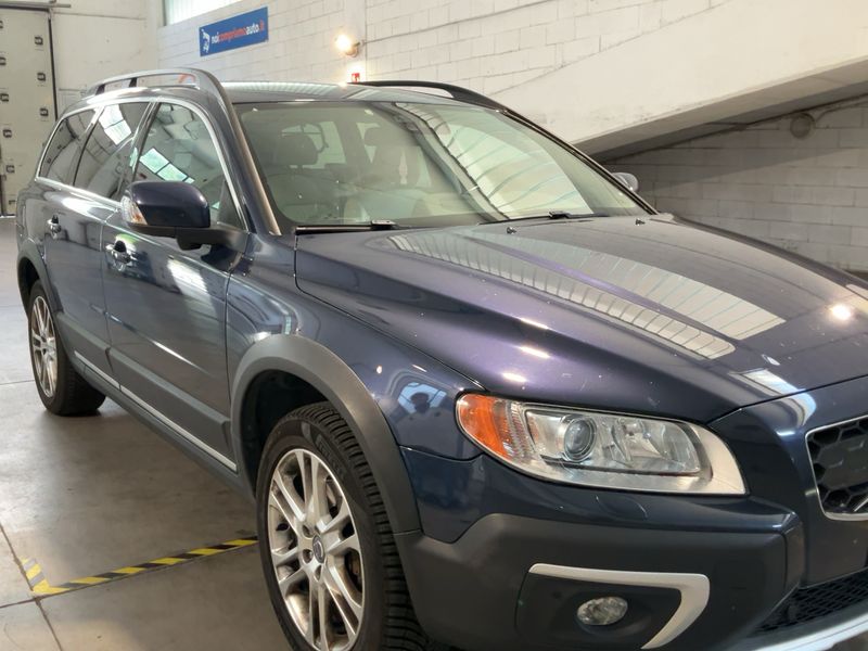 Volvo XC70 2.4 D4 Summum AWD — zdjęcie 8