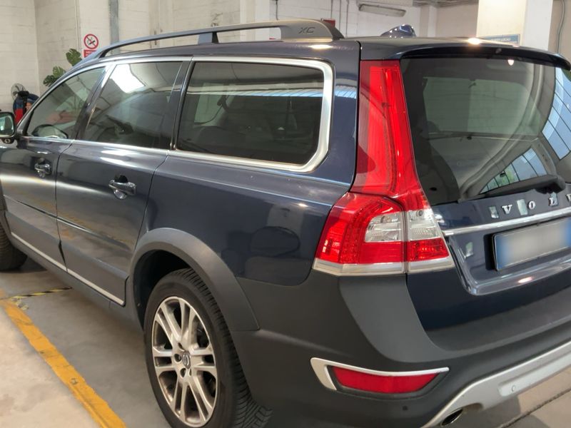 Volvo XC70 2.4 D4 Summum AWD — zdjęcie 3