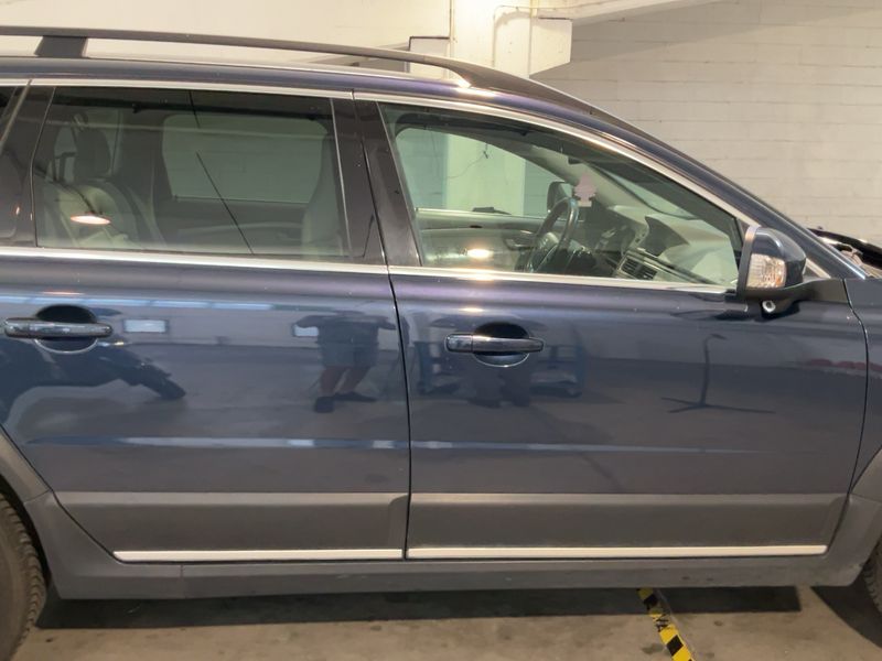 Volvo XC70 2.4 D4 Summum AWD — zdjęcie 7