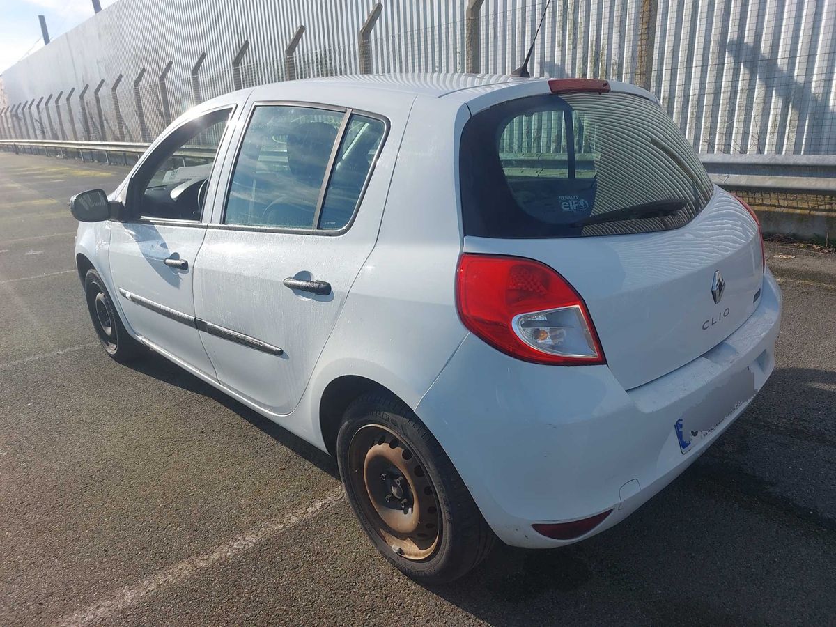 Renault Clio 2013 — photo 4