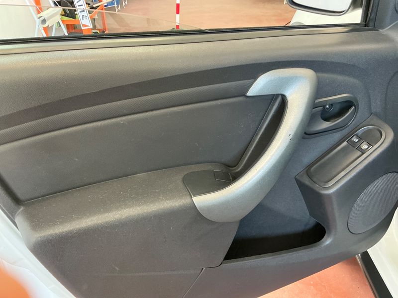 Dacia Duster 1.5 dCi Ambiance 4x2 2015 – снимка 29