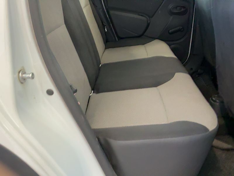 Dacia Duster 1.5 dCi Ambiance 4x2 2015 – снимка 19