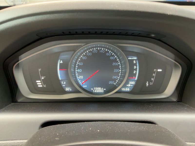 Volvo XC60 2.0 D4 Momentum 2WD — zdjęcie 13
