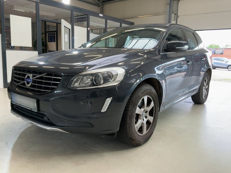 Volvo XC60 2.0 D4 Momentum 2WD — zdjęcie 2