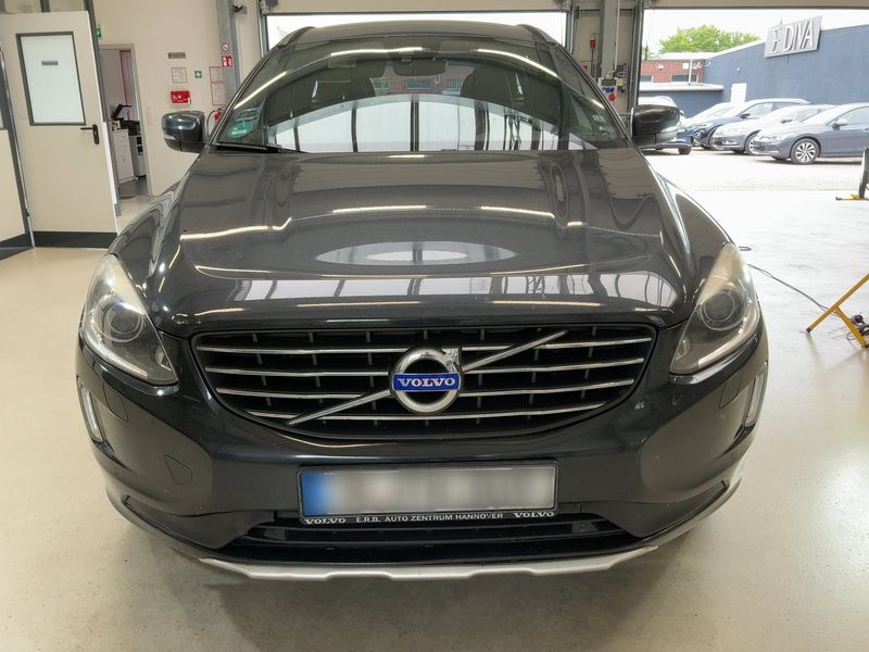 Volvo XC60 2.0 D4 Momentum 2WD — zdjęcie 9