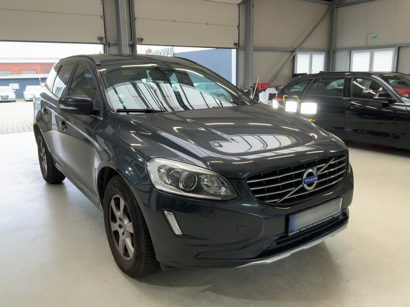 Volvo XC60 2.0 D4 Momentum 2WD — zdjęcie 8