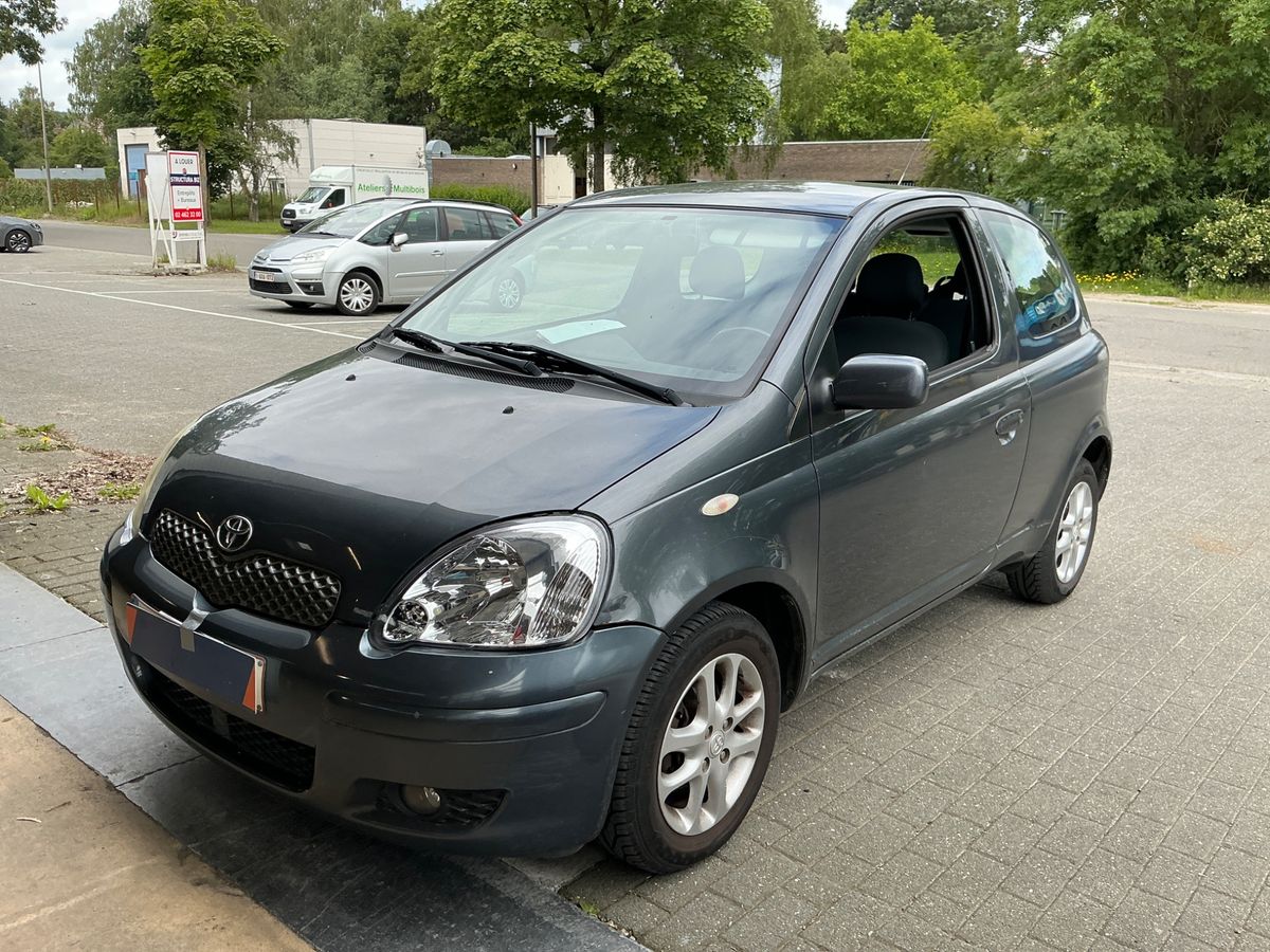 Toyota Yaris 2004
