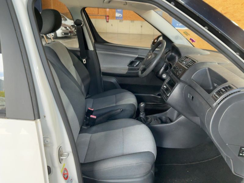Skoda Roomster 1.2 TSI Active Plus Edition — zdjęcie 11