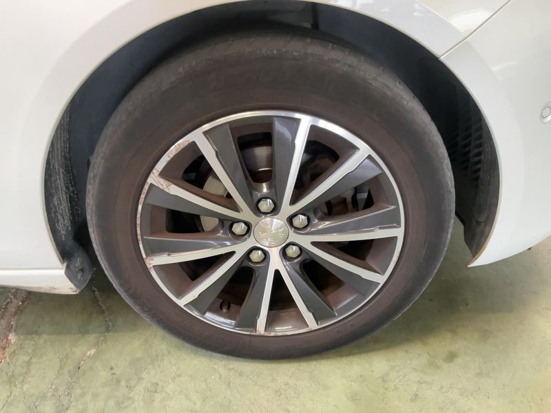 Peugeot 308 1.2 e-THP Allure 2017 – снимка 11
