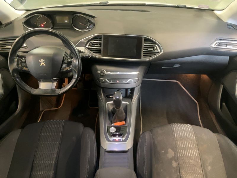 Peugeot 308 1.2 e-THP Allure 2017 – снимка 17