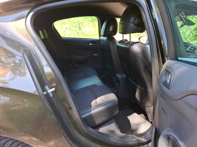 Citroen DS4 1.6 e-HDi SoChic — zdjęcie 14