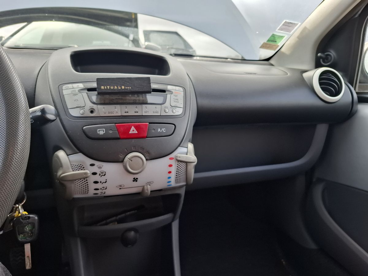 Citroen C1 2010 — photo 21