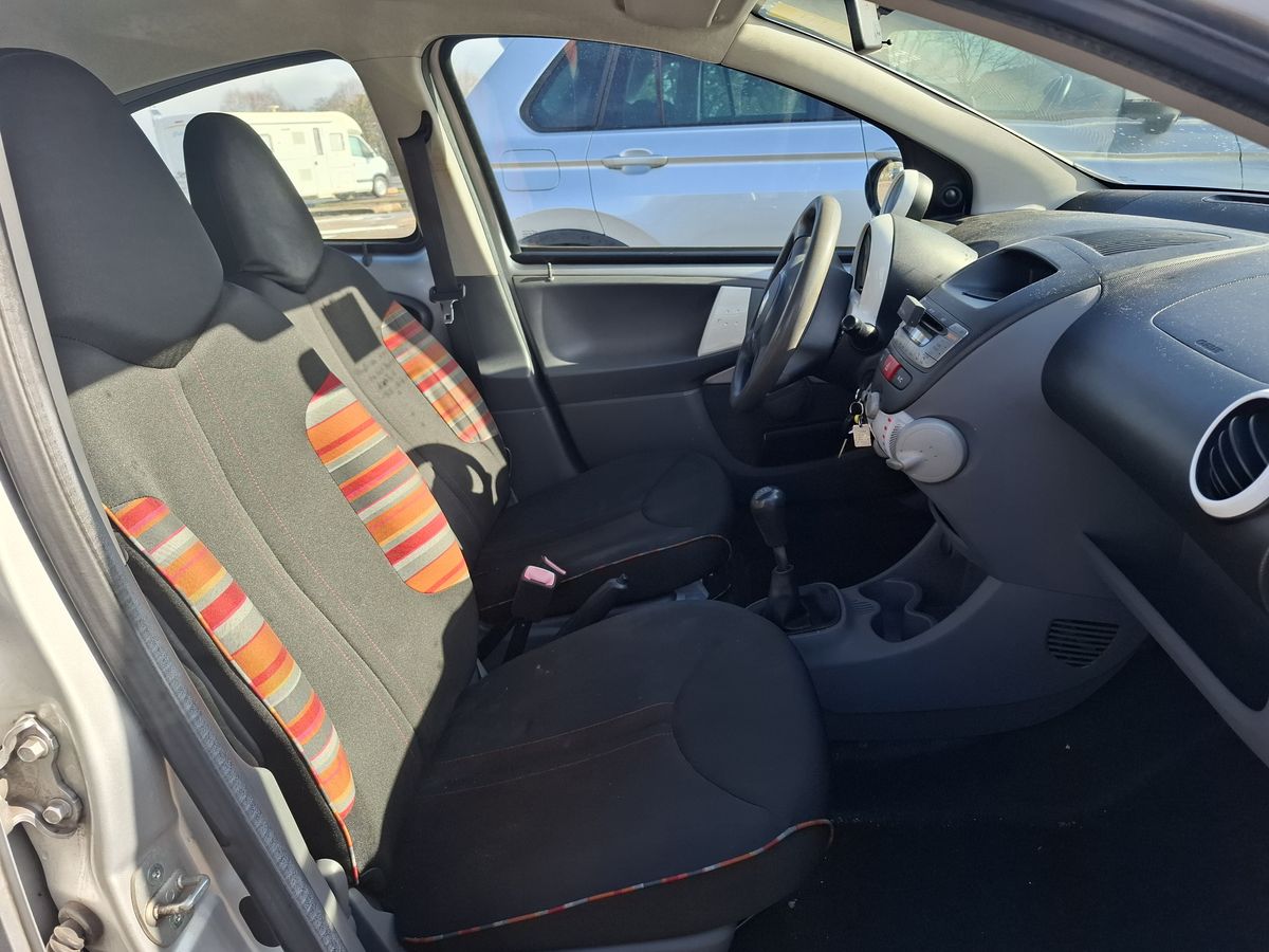 Citroen C1 2010 — photo 11