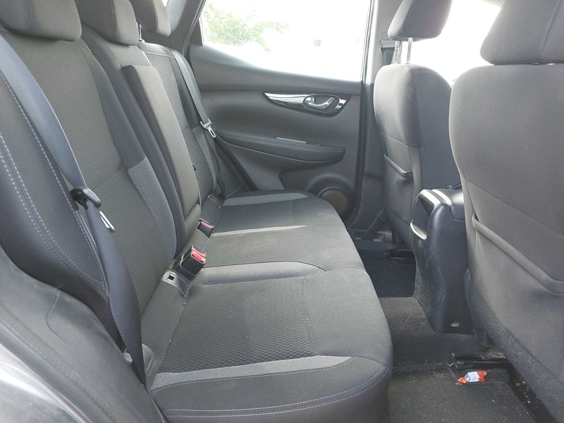 Nissan Qashqai 1.5 dCi Acenta — zdjęcie 13