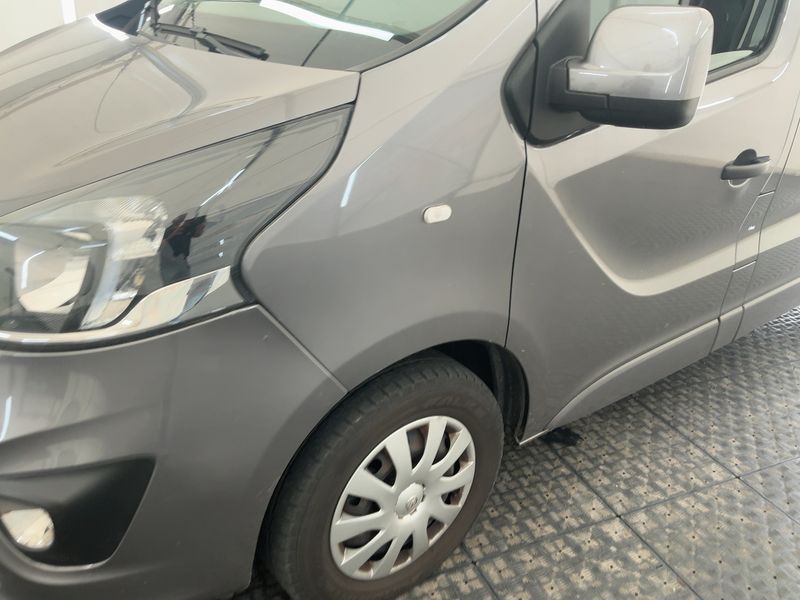 Opel Vivaro 1.6 CDTI Biturbo Combi L1H1 2,7t — zdjęcie 2