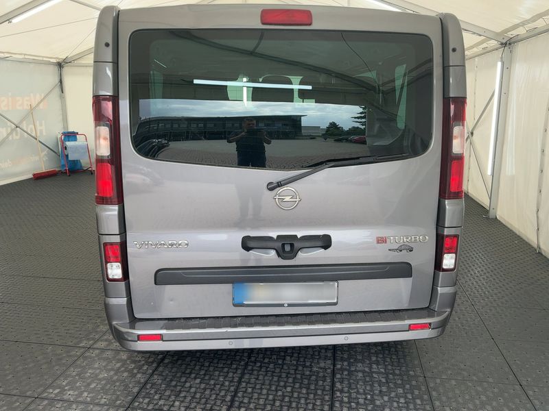 Opel Vivaro 1.6 CDTI Biturbo Combi L1H1 2,7t — zdjęcie 5