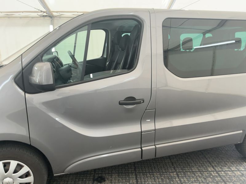 Opel Vivaro 1.6 CDTI Biturbo Combi L1H1 2,7t — zdjęcie 4