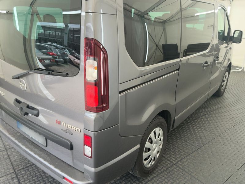 Opel Vivaro 1.6 CDTI Biturbo Combi L1H1 2,7t — zdjęcie 6