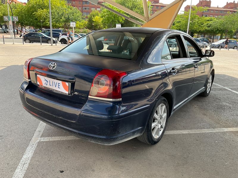 Toyota Avensis 2.2 D-4D Sol — zdjęcie 2