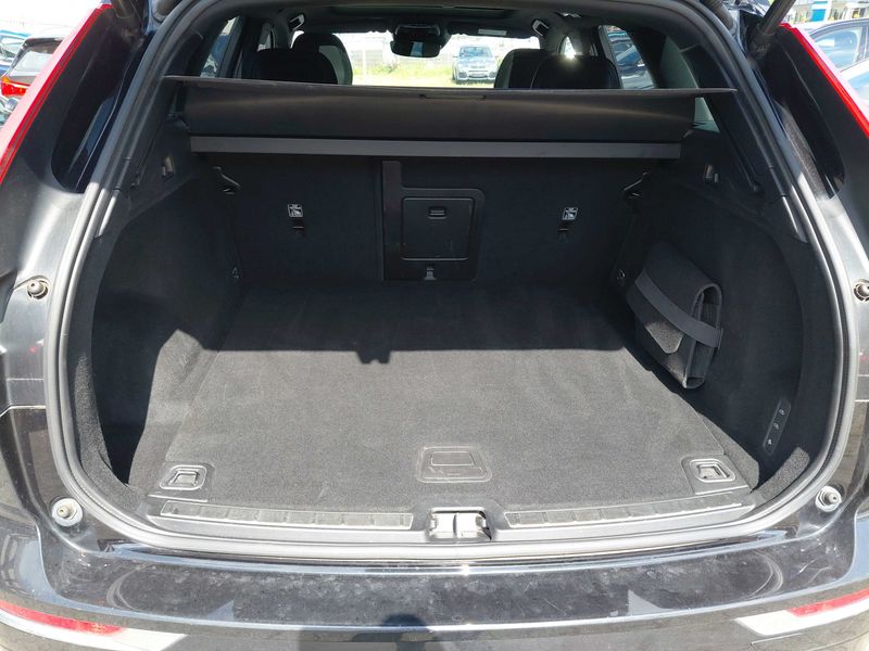 Volvo XC60 2.0 D5 Inscription AWD — zdjęcie 9