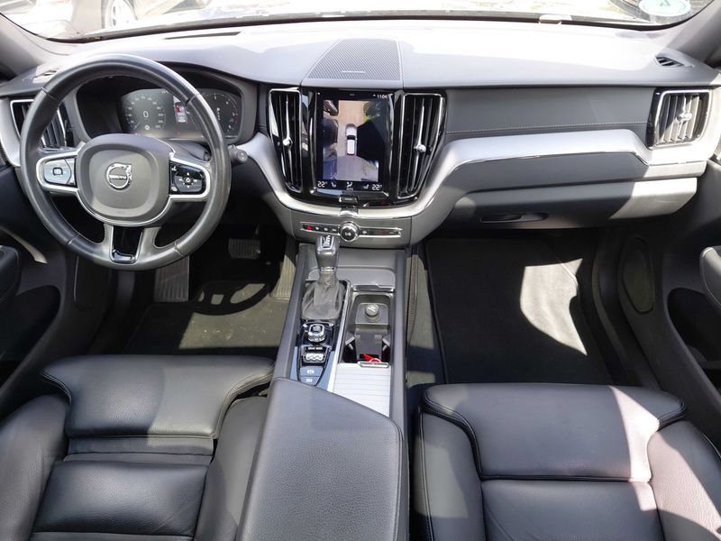 Volvo XC60 2.0 D5 Inscription AWD — zdjęcie 11