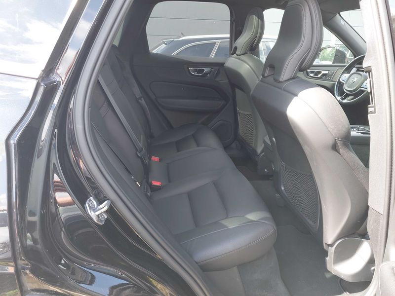 Volvo XC60 2.0 D5 Inscription AWD — zdjęcie 14