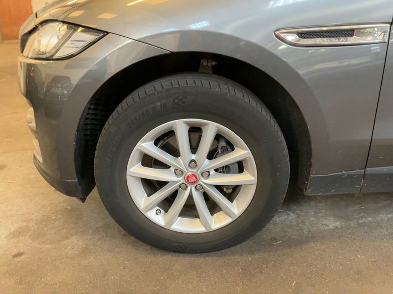 Jaguar F-Pace 20d Portfolio AWD 2016 – снимка 3