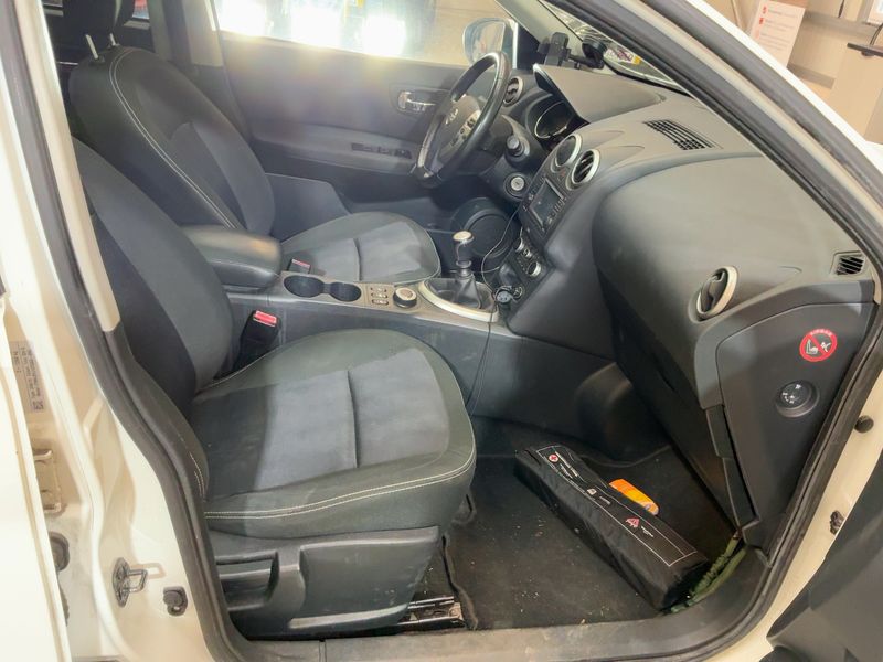 Nissan Qashqai+2 1.6 dCi I-Way 4x4 — zdjęcie 11