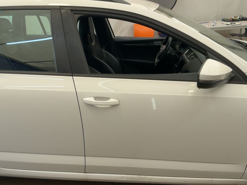 Skoda Octavia 2.0 TDI RS — zdjęcie 7