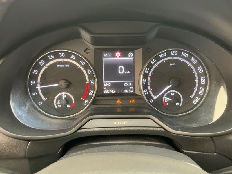 Skoda Octavia 2.0 TDI RS — zdjęcie 13