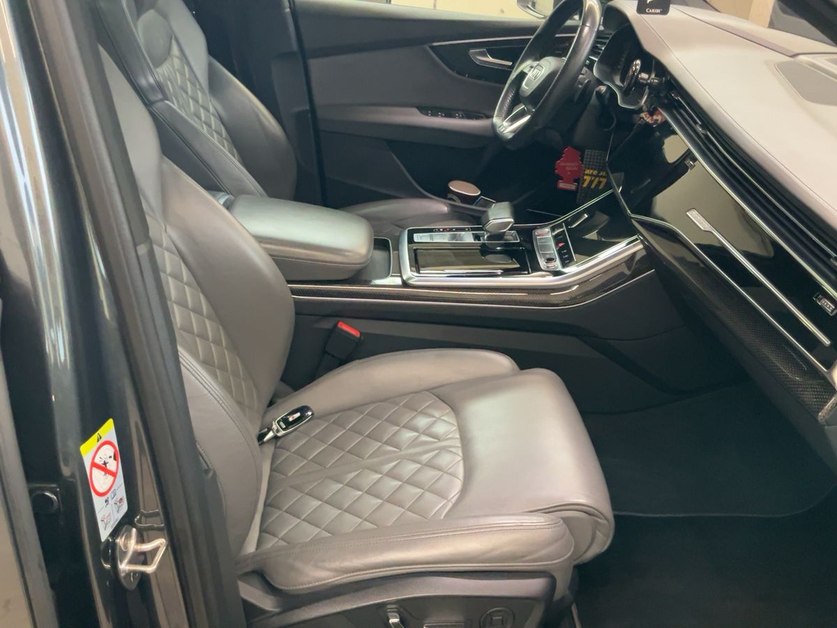 Audi SQ7 2019 — photo 17