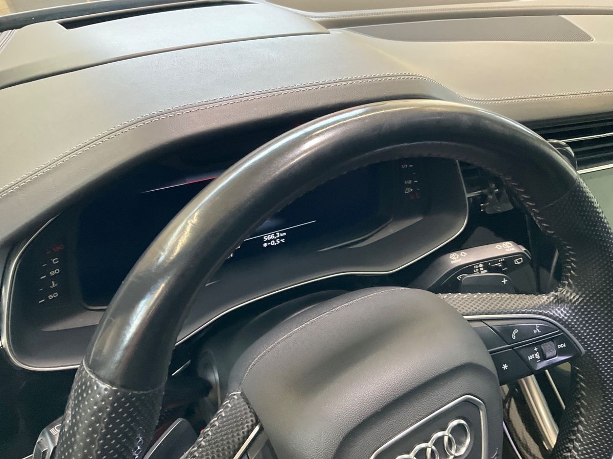 Audi SQ7 2019 — photo 24
