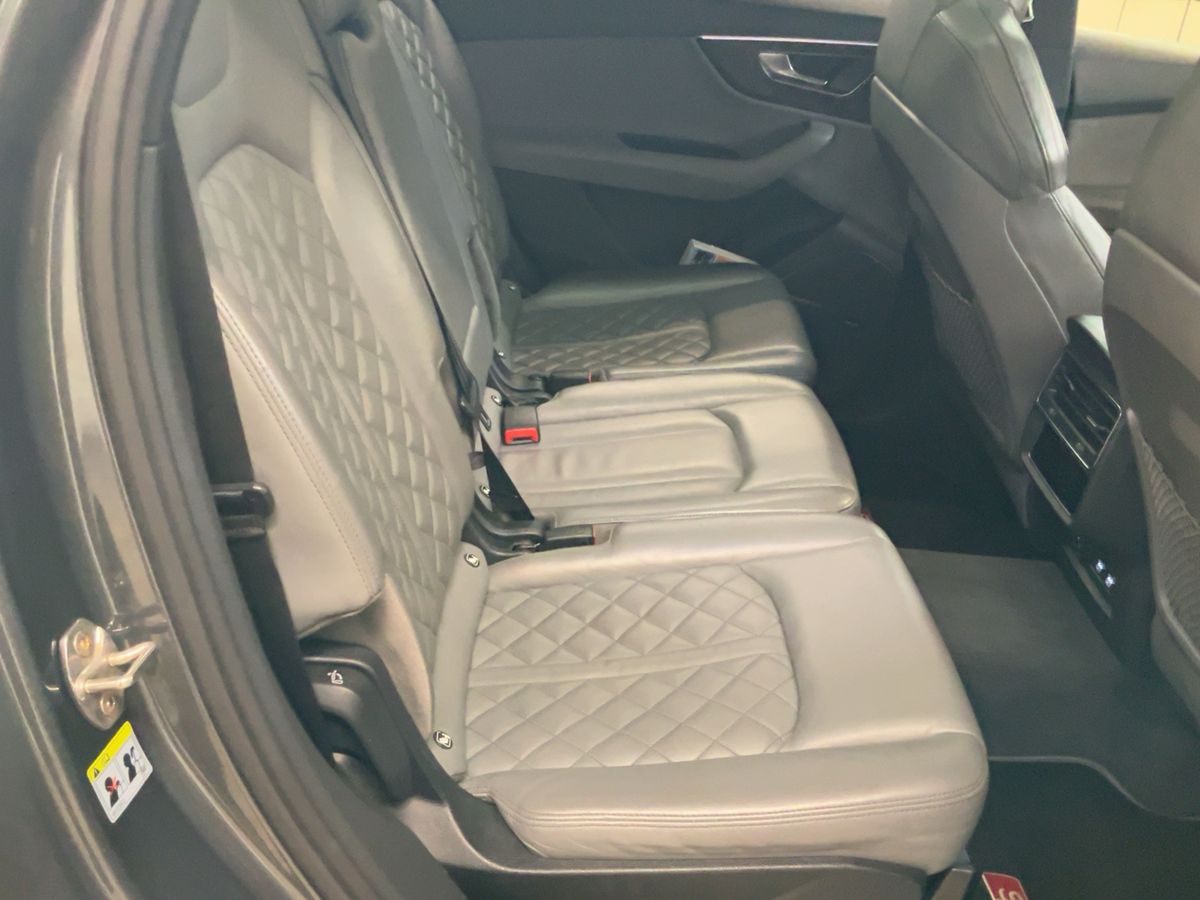 Audi SQ7 2019 — photo 20