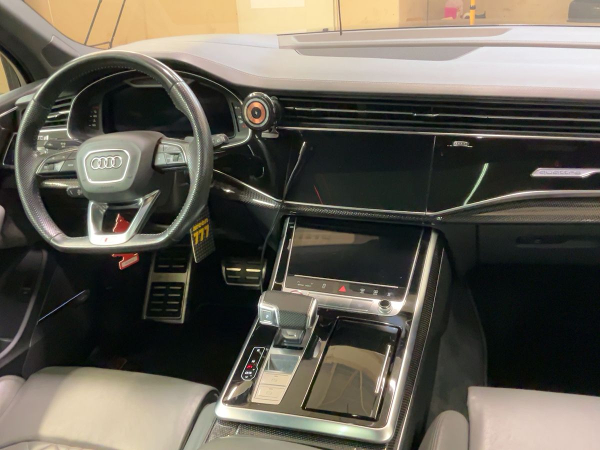 Audi SQ7 2019 — photo 18