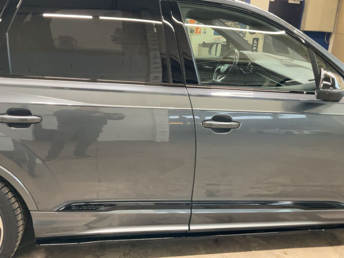 Audi SQ7 2019 — photo 11