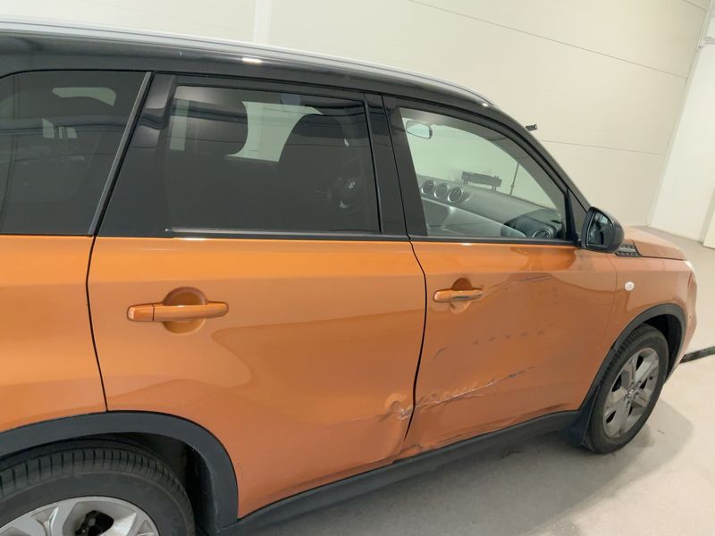 Suzuki Vitara 1.6 Comfort 4x4 — zdjęcie 7