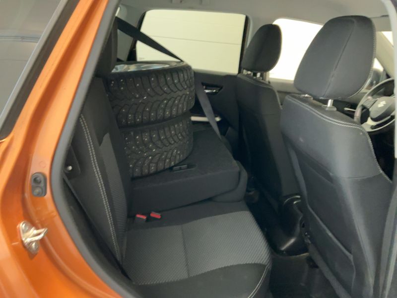 Suzuki Vitara 1.6 Comfort 4x4 — zdjęcie 14