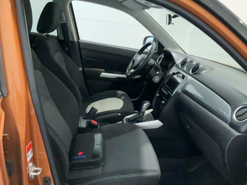 Suzuki Vitara 1.6 Comfort 4x4 — zdjęcie 11