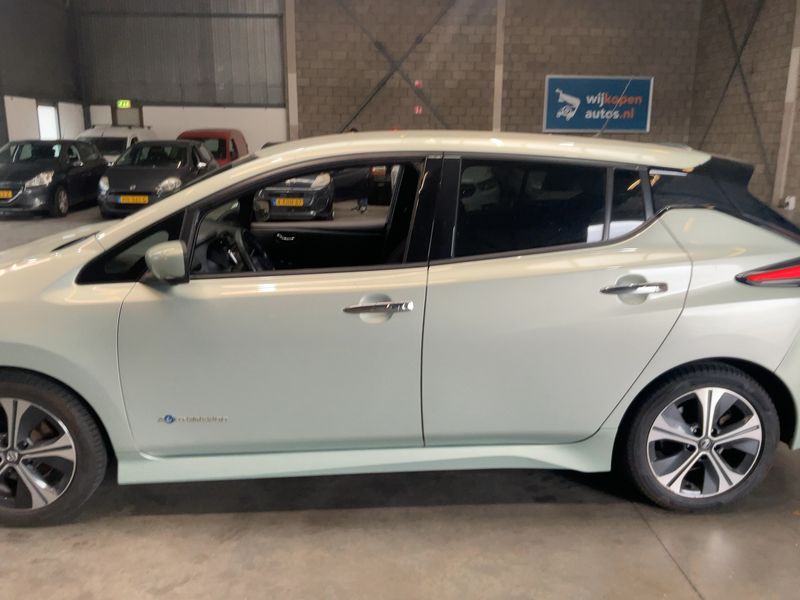 Nissan Leaf electric drive 110 kW 2 Zero Edition — zdjęcie 4