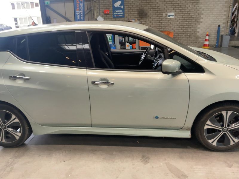 Nissan Leaf electric drive 110 kW 2 Zero Edition — zdjęcie 7