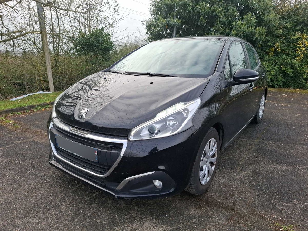 Peugeot 208 2018 — photo 1