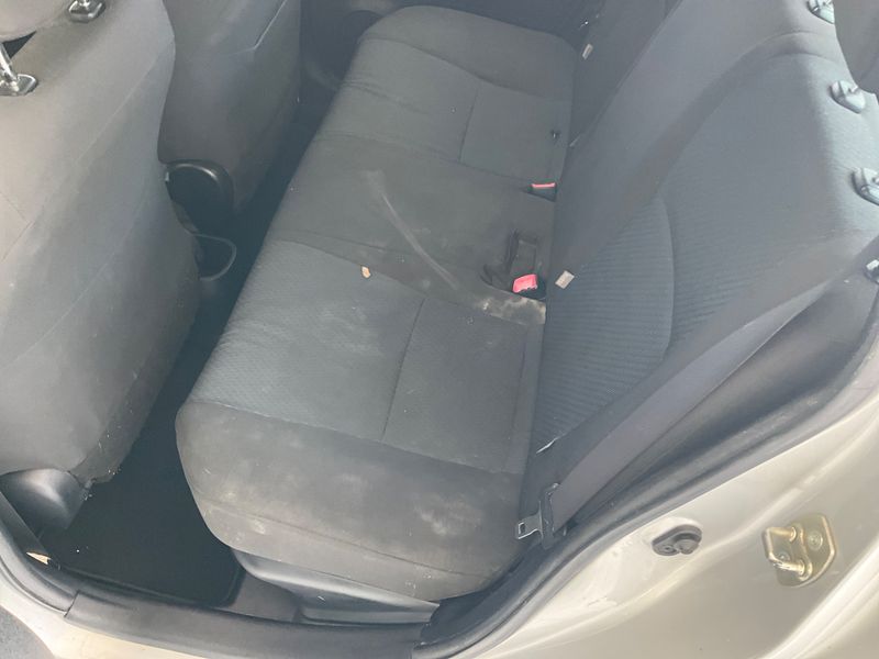 Toyota Yaris 1.5 Hybrid Lounge 2012 – снимка 30