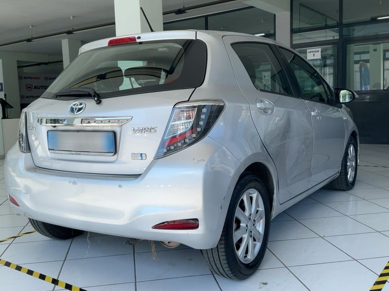 Toyota Yaris 1.5 Hybrid Lounge 2012 – снимка 8