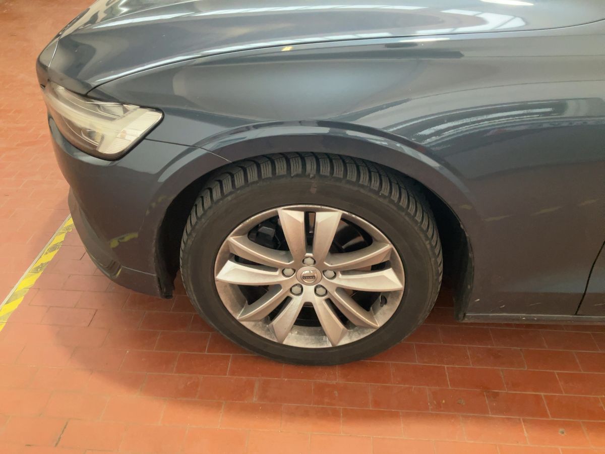 Volvo V60 2021 — photo 4