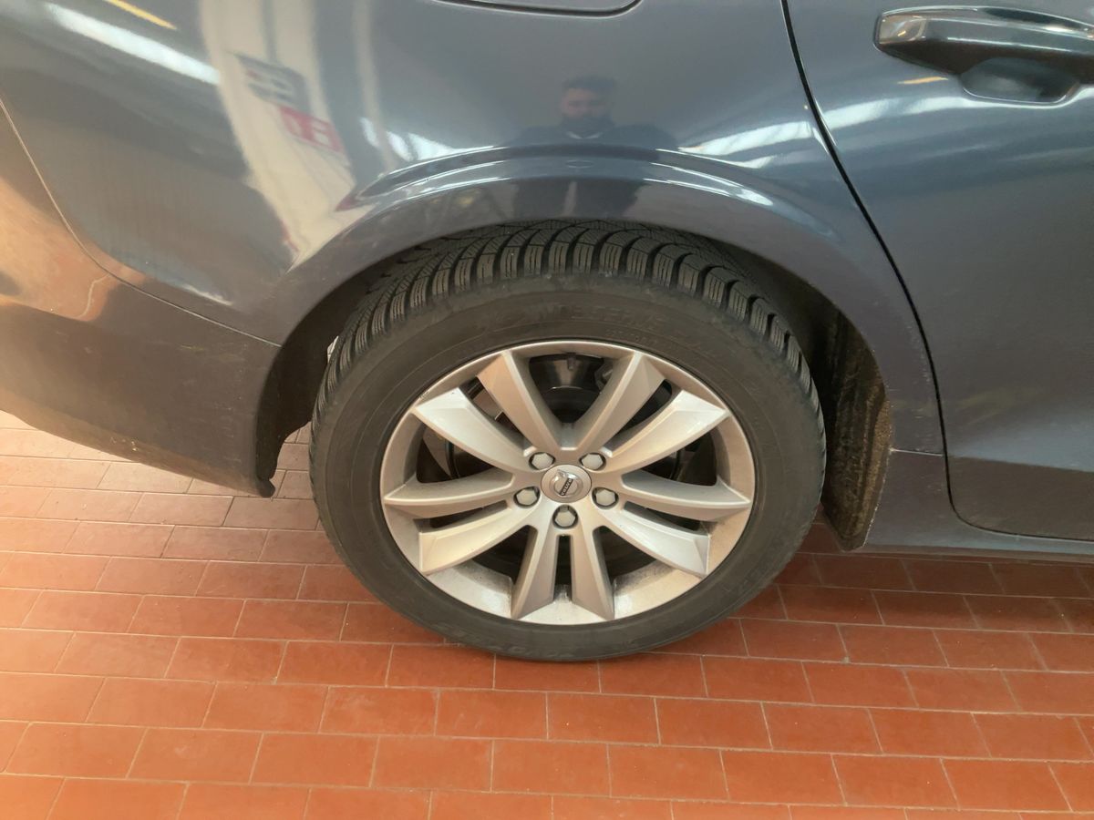 Volvo V60 2021 — photo 10