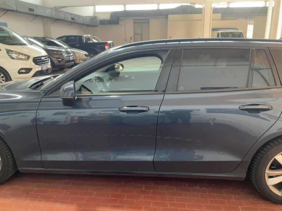 Volvo V60 2021 — photo 5